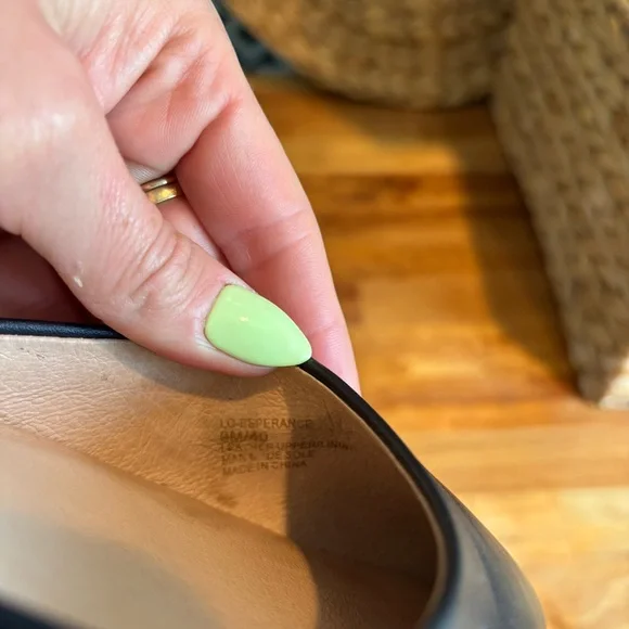 Louise et Cie Navy Women's Slingback Ankle Strap Pump Size 9 Leather Upper - Picture 11 of 11